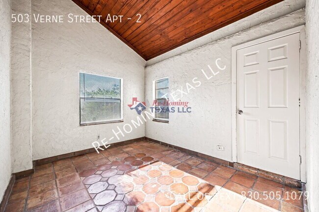 Building Photo - 503 Verne St