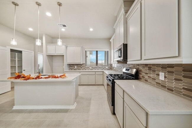 Building Photo - 1547 Crystal Stream Dr