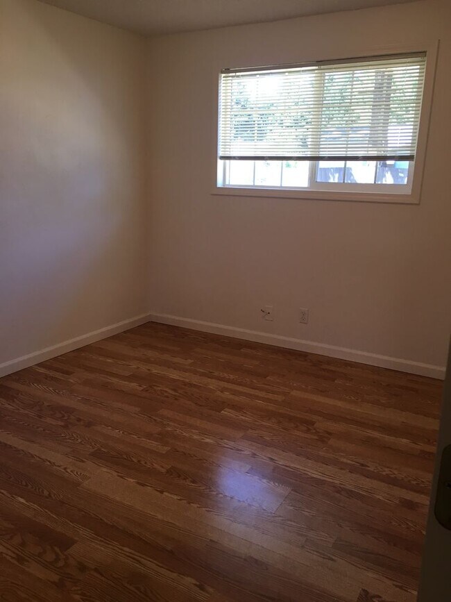 Building Photo - frna02