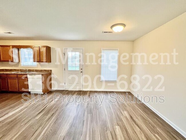 Building Photo - 121 Thomas St