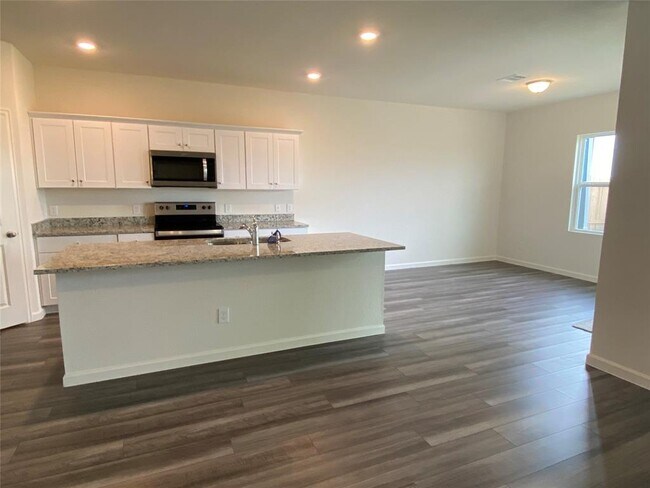 Building Photo - 4092 Scarlet Oak Ln