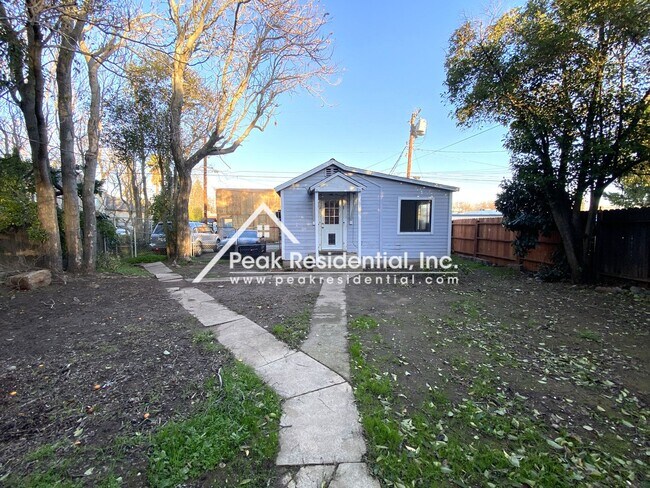 Primary Photo - Cute 1 bd/1 ba Roseville House
