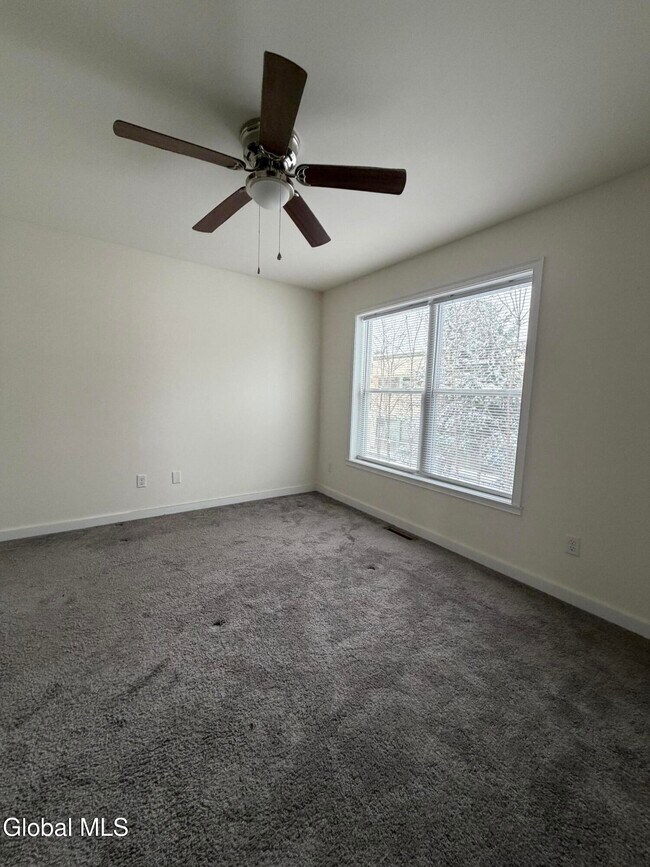 Building Photo - 36 Vly Rd