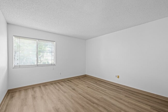 Building Photo - Updated 1BD/1BA Condo in DTC – Available Now!
