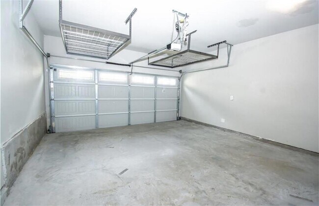 Building Photo - 162 Townview Dr