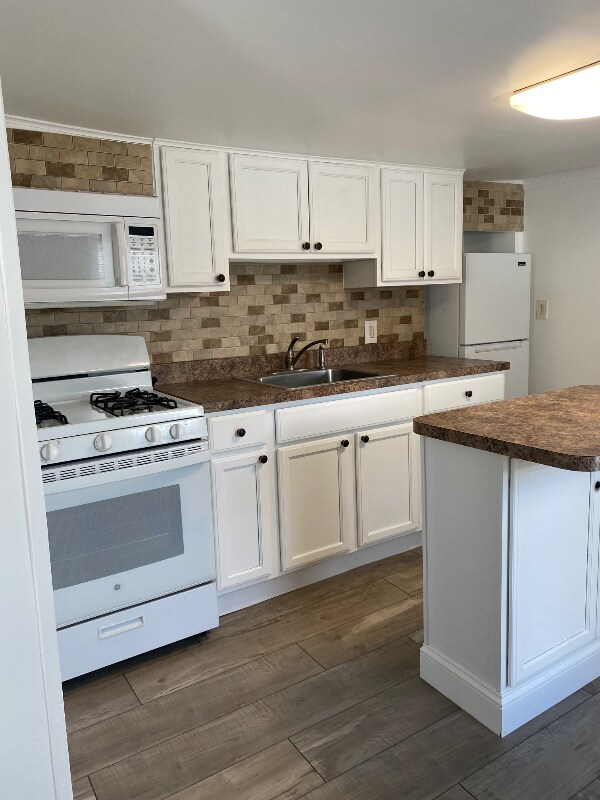 Building Photo - 111 Bridge St