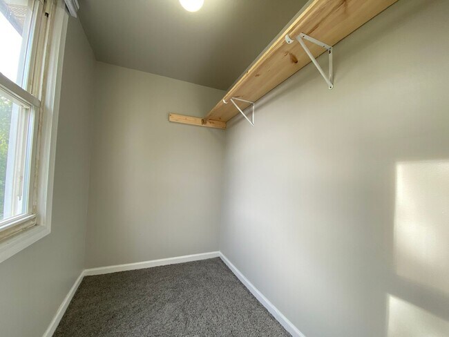 Building Photo - 1236 W 17th Ave
