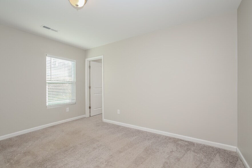 Building Photo - 2407 Heritage View Ln