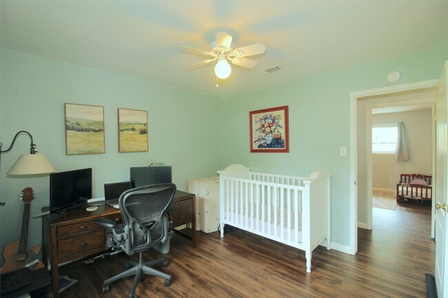 Building Photo - 1803 Oaklawn St
