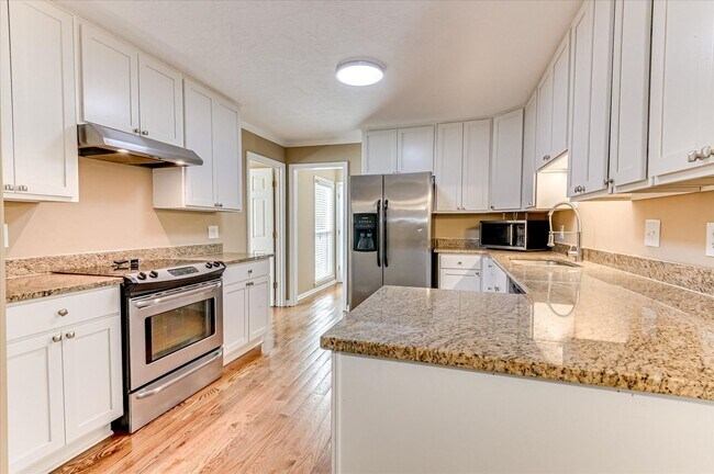 Building Photo - Home for Rent - 139 Spring Lakes Drive