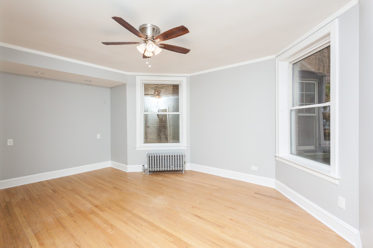 Building Photo - 6149 N Talman Ave