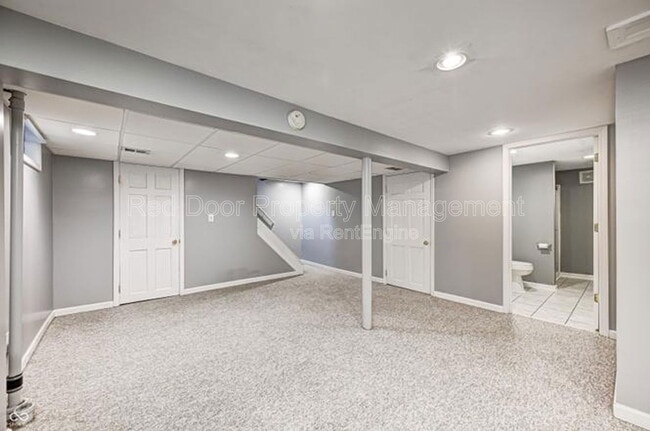 Building Photo - 6115 Indianola Ave