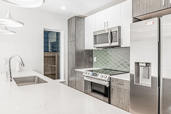 Building Photo - 1717 Ingalls St