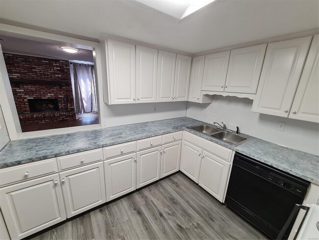 Building Photo - 1613 Cobblestone Ct