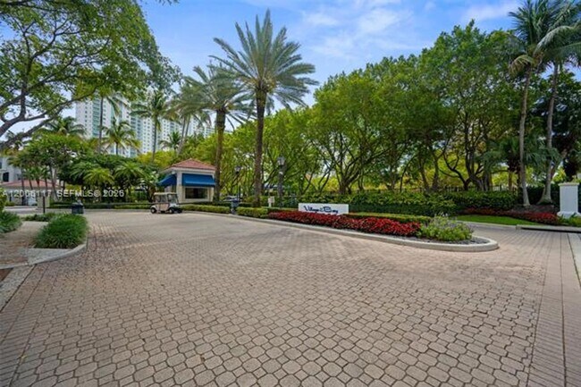 Building Photo - 3255 NE 184th St