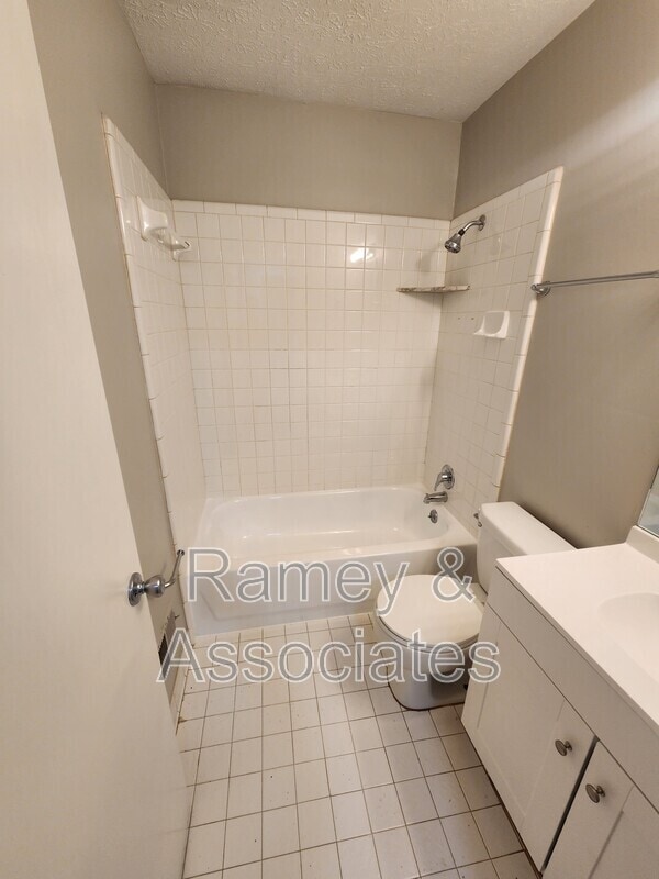 Building Photo - 10210 Nola Dr