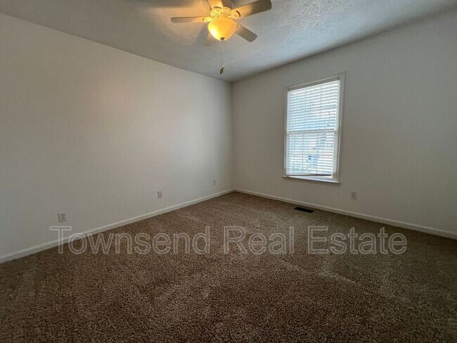 Building Photo - 539 Killeen Rd