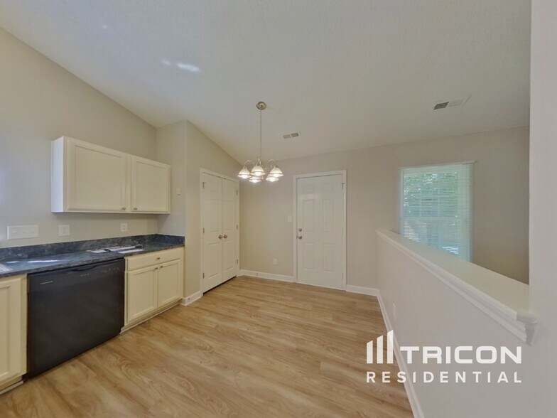 Building Photo - 1114 Stonehenge Ln