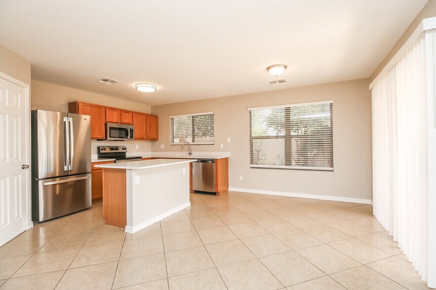 Building Photo - 6145 S Wilson Dr