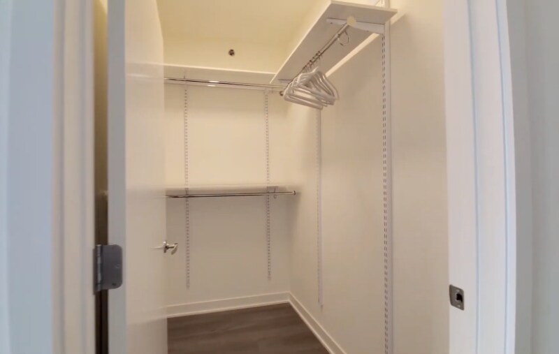 Building Photo - 445 N New St