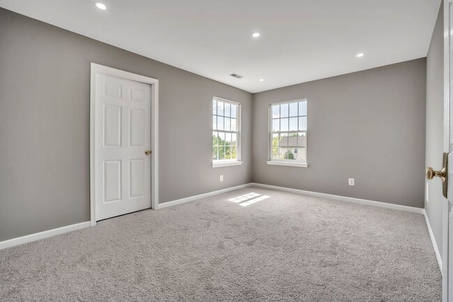 Building Photo - 20195 Hidden Creek Ct