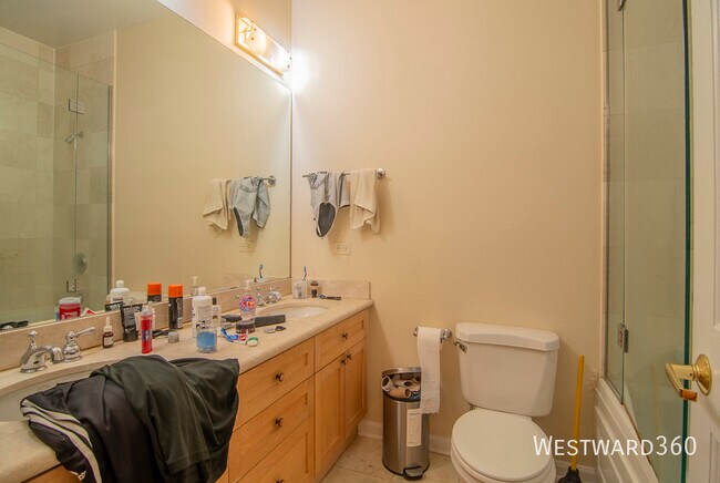 Building Photo - 1017 W Dakin St