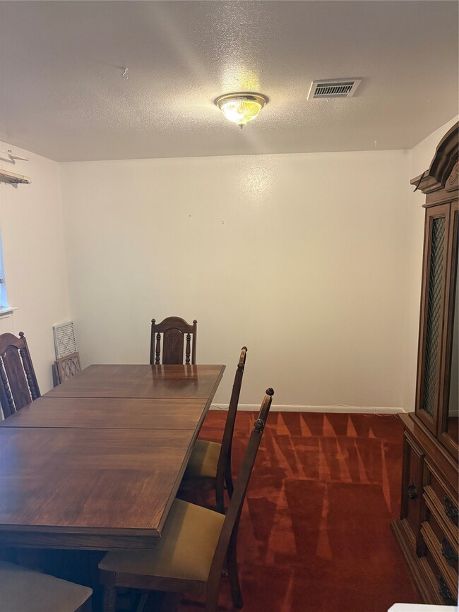 Building Photo - 8450 Bigwood St