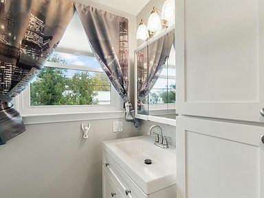 Building Photo - 11 Railroad Ave