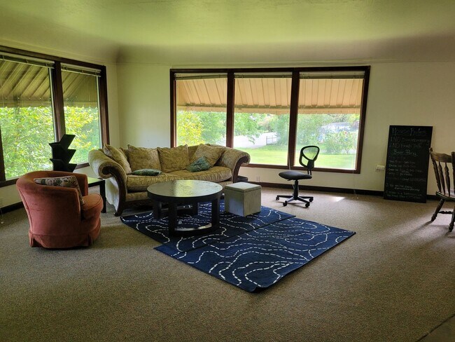 Building Photo - Lewis & Clark Graduate/Law Students ONLY