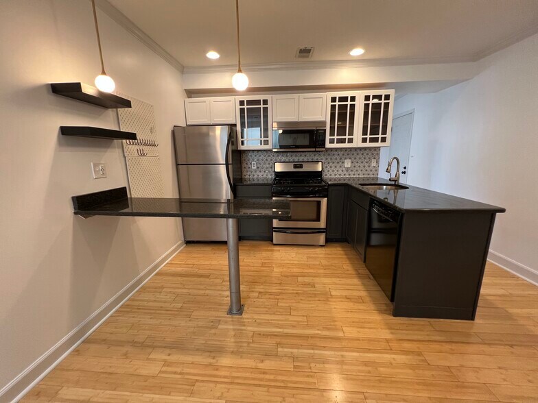 Kitchen - 1660 W Virginia Ave NE