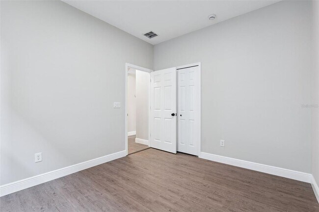 Building Photo - 1209 Cathcart Cir