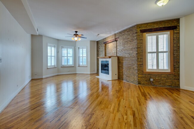 Building Photo - 5207 S Blackstone Ave