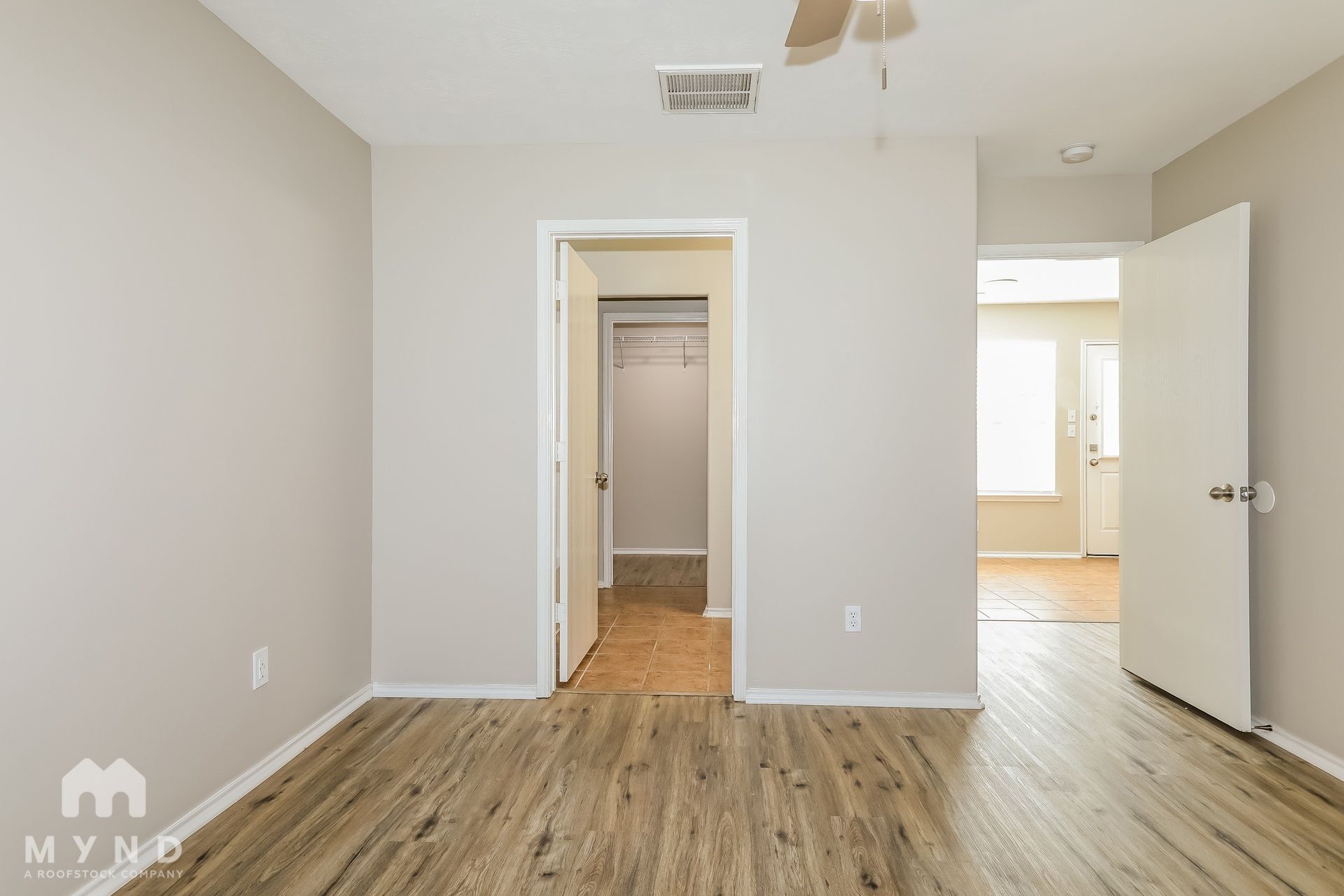 Building Photo - 33119 Cottonwood Bend