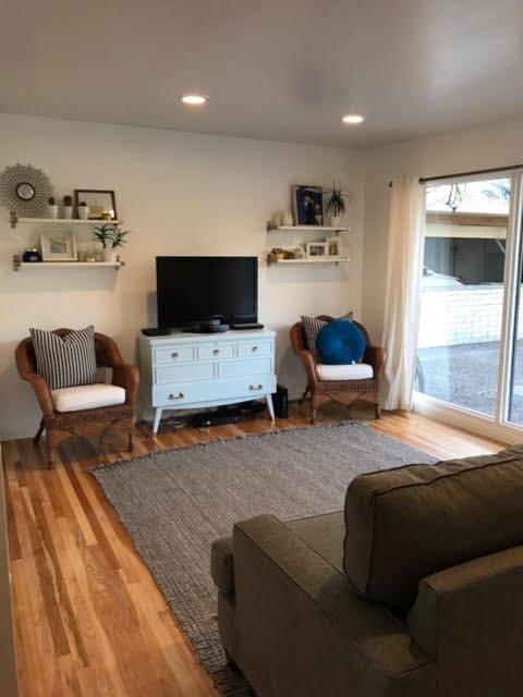 Building Photo - Lovely home located on a quiet street in N...