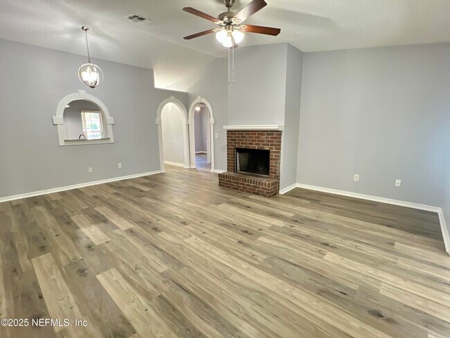 Building Photo - 2669 Lantana Lakes Dr E