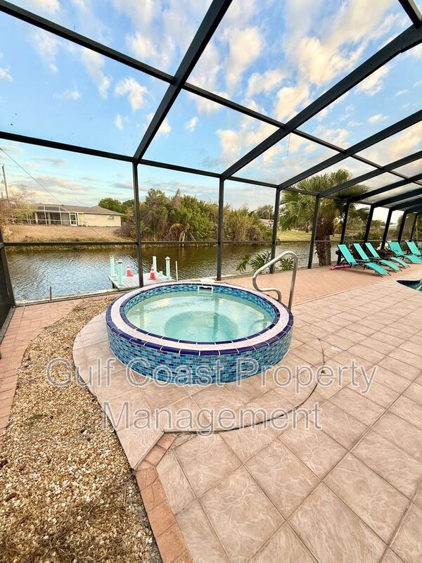 Building Photo - 2436 Abscott St