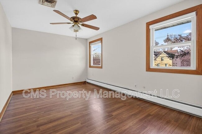 Building Photo - 352 Rahway Rd