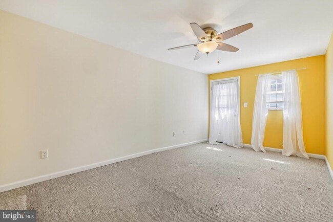 Building Photo - 49 E Heath St