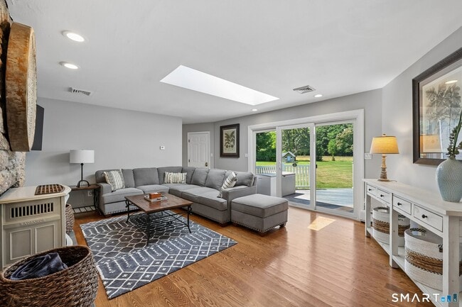 Building Photo - 687 Richies Way