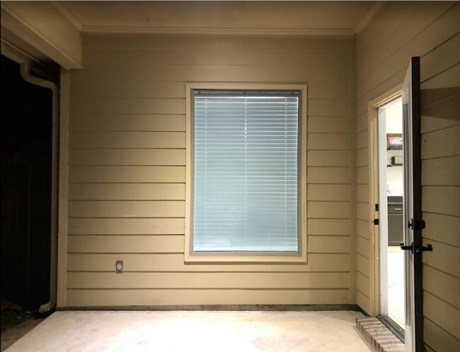 Building Photo - 124 Legend Creek Dr