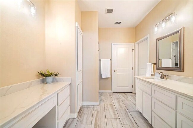 Building Photo - 4BR/3BA in Southside