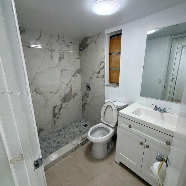 Building Photo - 8775 Park Blvd