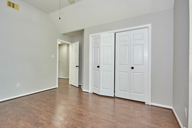 Building Photo - 6734 Wildacre Dr