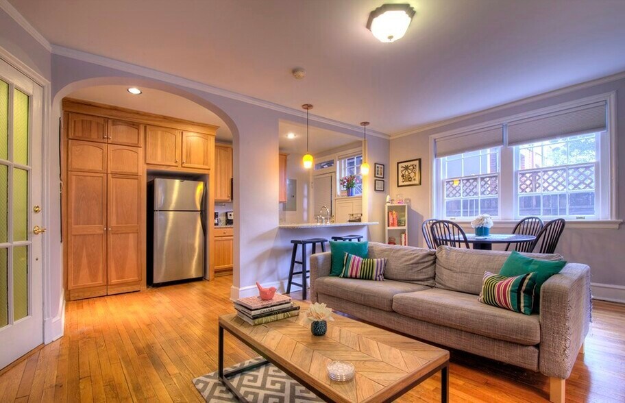 Building Photo - 3122 Kensington Ave