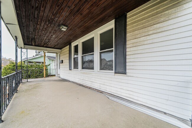 Building Photo - 841-841 Allison Ave