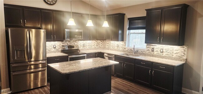 Building Photo - 6965 Chandlersville Rd