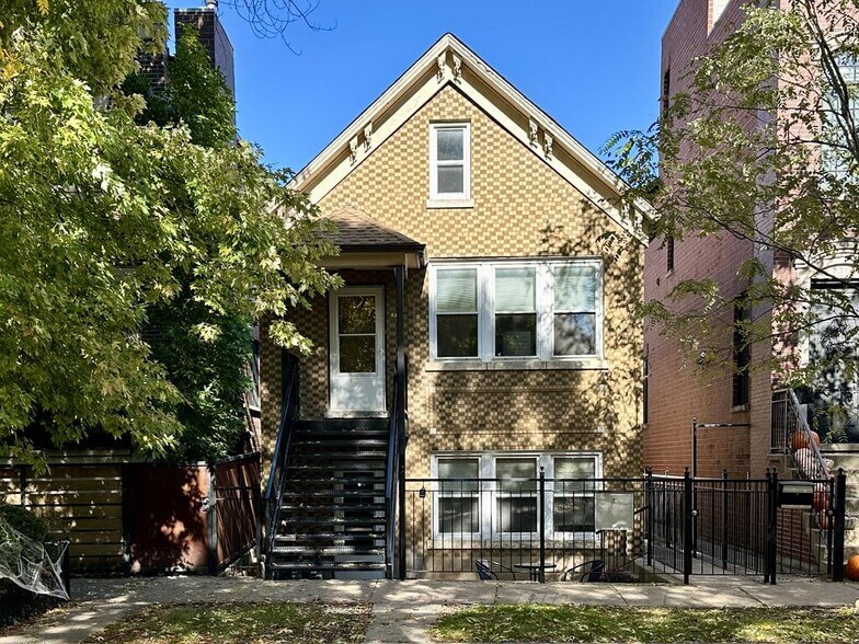 Primary Photo - 2220 W Homer St