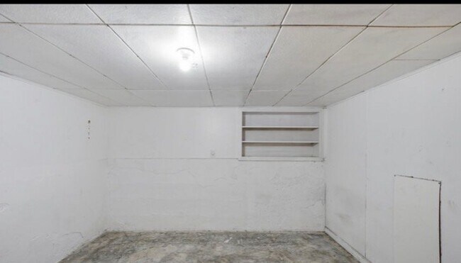 Building Photo - 391 S Main St
