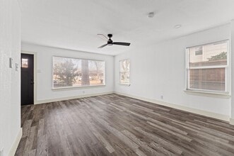 Building Photo - 2105 Sheridan St