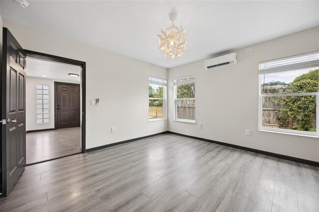 Building Photo - 6036 Dogwood Dr